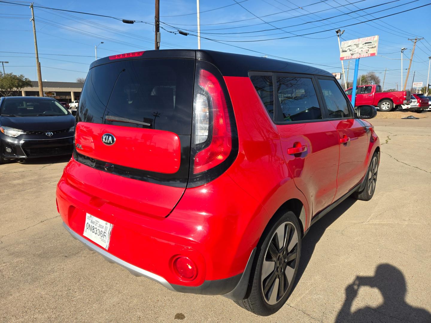 2017 Red /Black Kia Soul + (KNDJP3A5XH7) with an 2.0L L4 DOHC 16V engine, 6A transmission, located at 2020 East Division Street, Arlington, TX, 76011, (817) 801-3191, 32.742390, -97.076874 - Texass premiere Buy Here Pay Here with No Credit Check {score} at 2020 East Division Street Arlington, Texas in the center of Dallas, Fort Worth metro area. For in house auto financing in Lancaster, Waxahachie, Cleburne or Sherman call 817-801-3191. Denton, McKinney, Waco and Weatherford shoppers wa - Photo#24